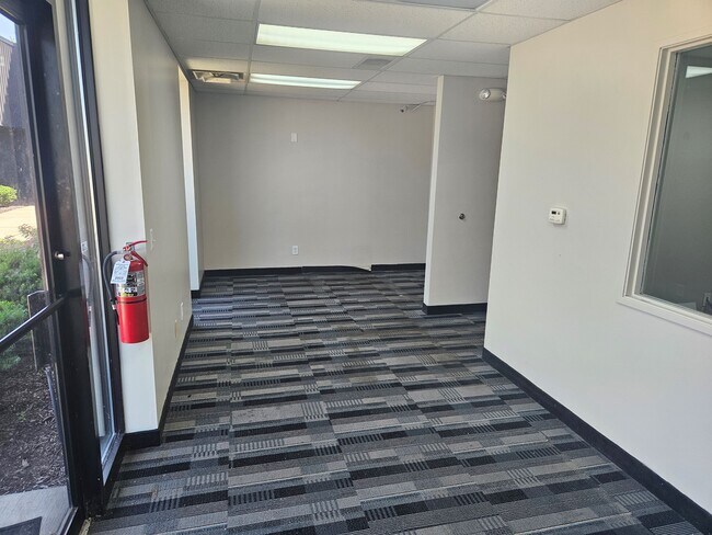 More details for 28702-28722 Wall St, Wixom, MI - Industrial for Lease