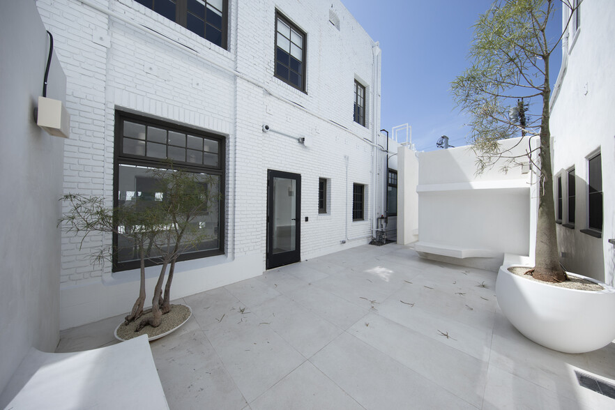 729-733 Seward St, Los Angeles, CA for lease - Building Photo - Image 3 of 10