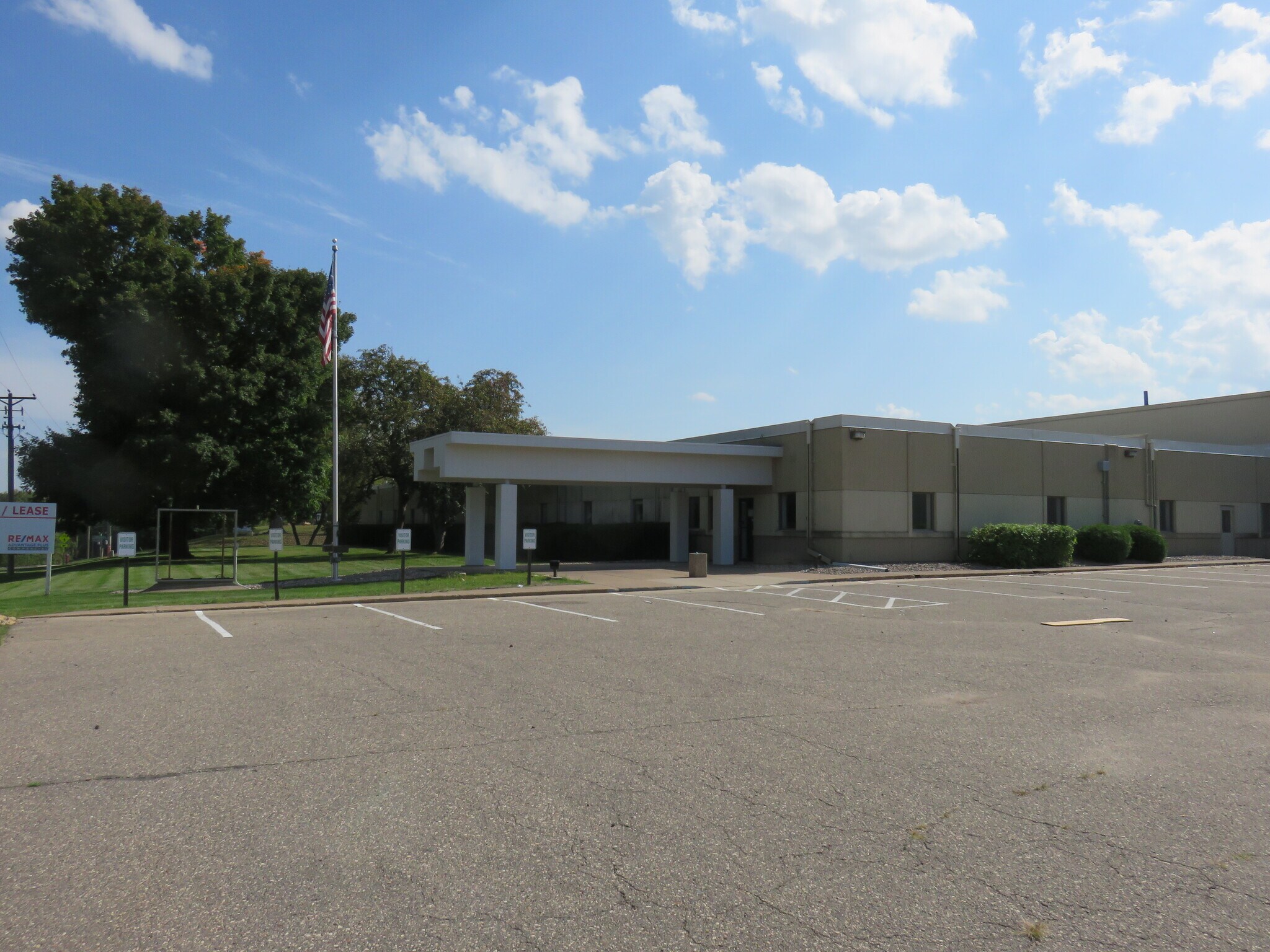 800 E 10th St E, Hastings, MN for lease Building Photo- Image 1 of 16