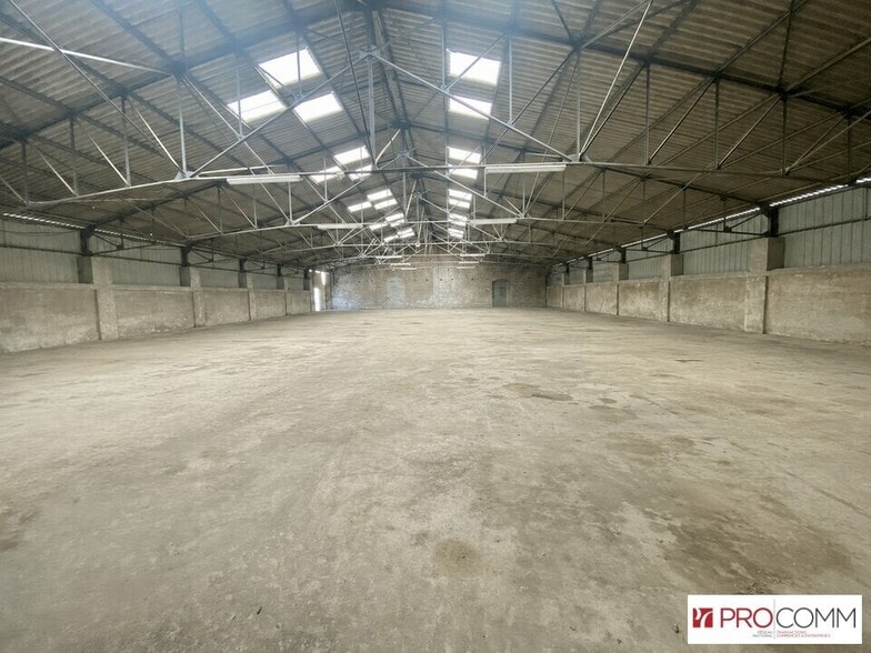 Industrial in Connaux for lease - Interior Photo - Image 2 of 3