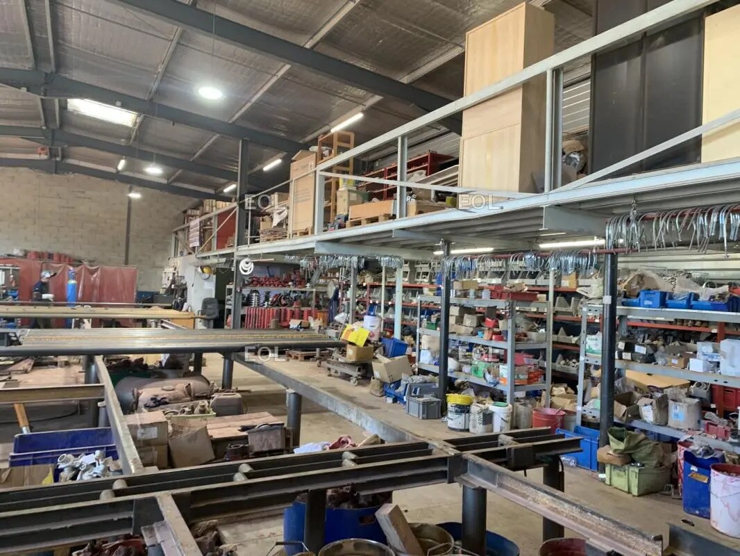 Local d'activités dans Le Thor à vendre Photo du bâtiment- Image 1 de 9