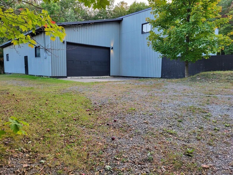 457 Rue De La Septaco, Brownsburg-chatham, QC à vendre - Photo principale - Image 1 de 2