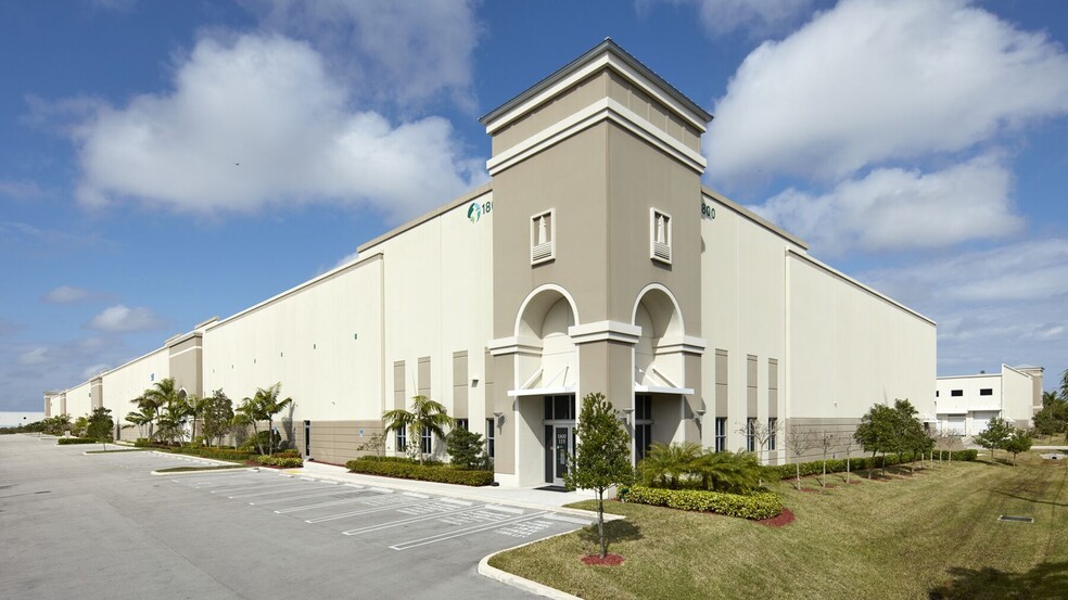 12200 NW 25th St, Miami, FL for lease - Primary Photo - Image 1 of 54