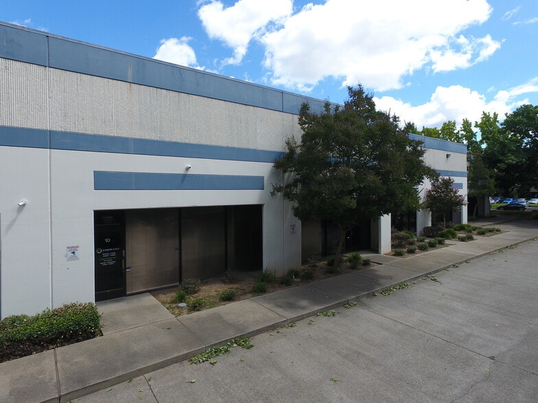 201 Harris Ave, Sacramento, CA à louer - Photo du bâtiment - Image 2 de 8