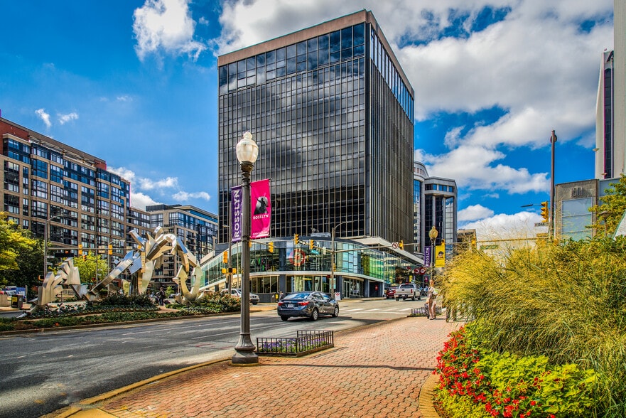 1500 Wilson Blvd, Arlington, VA for lease - Building Photo - Image 1 of 5