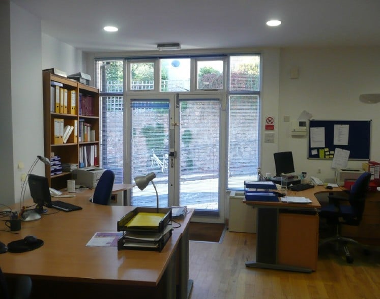 21 High St, Bristol à vendre - Photo du bâtiment - Image 3 de 3