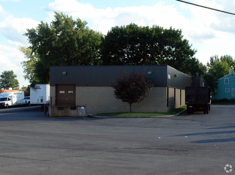 6766 Old Collamer Rd, East Syracuse, NY for lease - Building Photo - Image 2 of 2