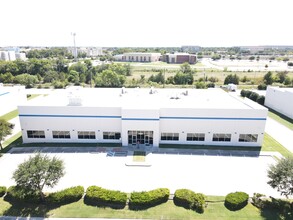 2860 Guilder Dr, Plano, TX for lease Building Photo- Image 2 of 2