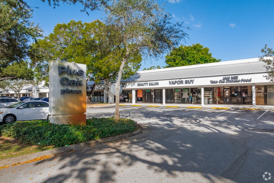 8901-8933 W Oakland Park Blvd, Sunrise, FL for lease - Building Photo - Image 2 of 11