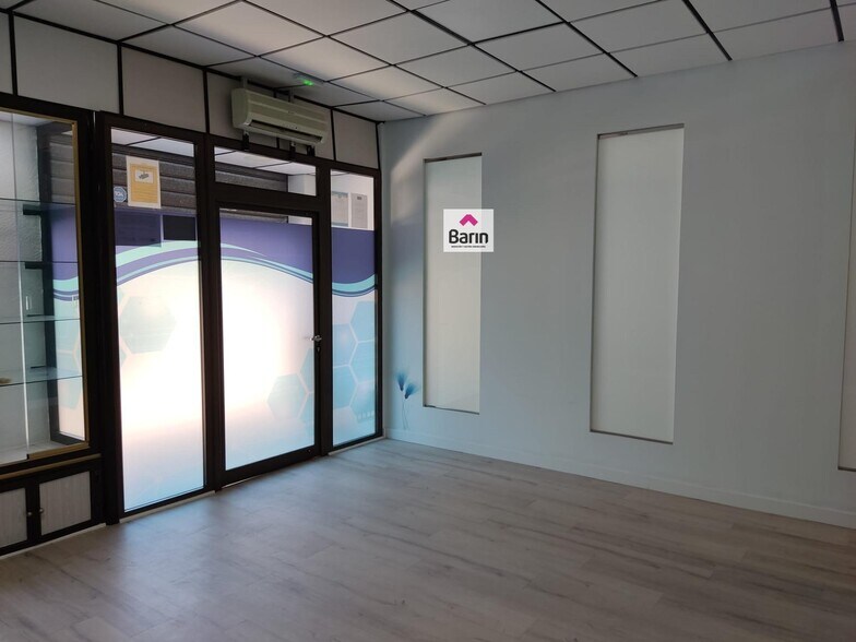 Commerce de détail dans Córdoba, Córdoba à louer - Photo du bâtiment - Image 3 de 10