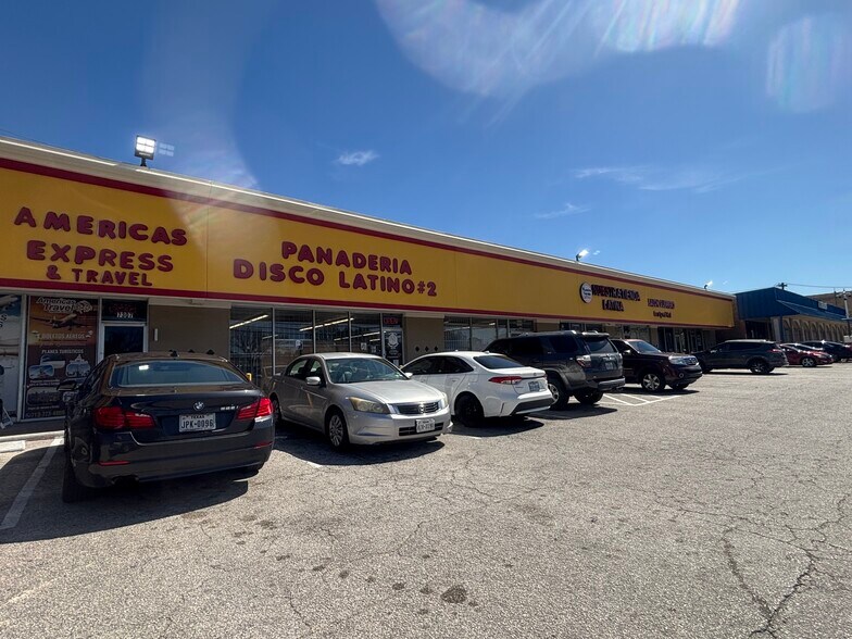 7307 Hillcroft Ave, Houston, TX à louer - Photo du bâtiment - Image 2 de 2