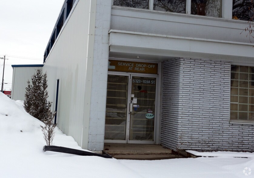 5711 103A St NW, Edmonton, AB à vendre - Photo du bâtiment - Image 1 de 3