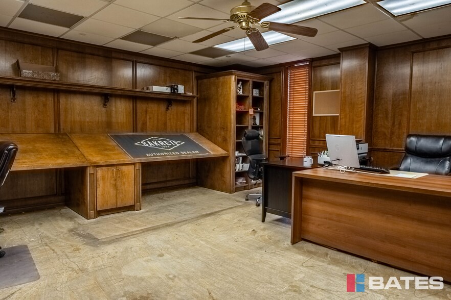 1812 Garden Spring Dr, Dallas, TX à vendre - Photo du bâtiment - Image 3 de 28