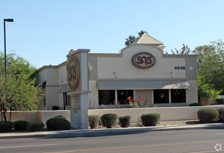 4046 E Thomas Rd, Phoenix, AZ à vendre - Photo du bâtiment - Image 2 de 3