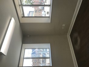 192-08 Jamaica Ave, Hollis, NY for lease Interior Photo- Image 1 of 11