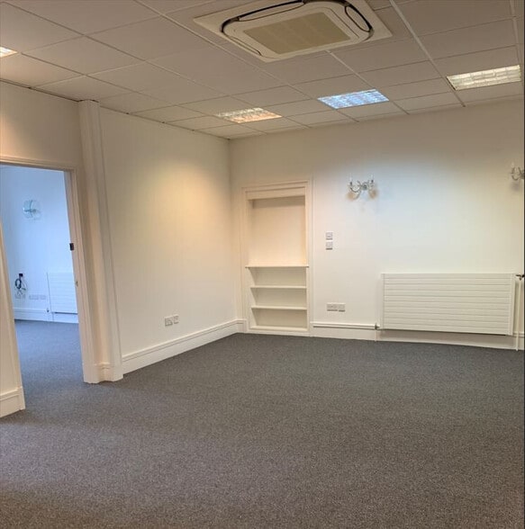 9 Golden Sq, Aberdeen for lease - Building Photo - Image 3 of 20