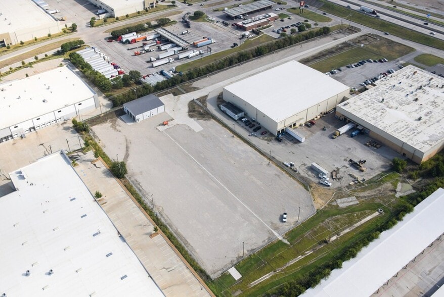 8720 South Fwy, Fort Worth, TX for lease - Building Photo - Image 2 of 8