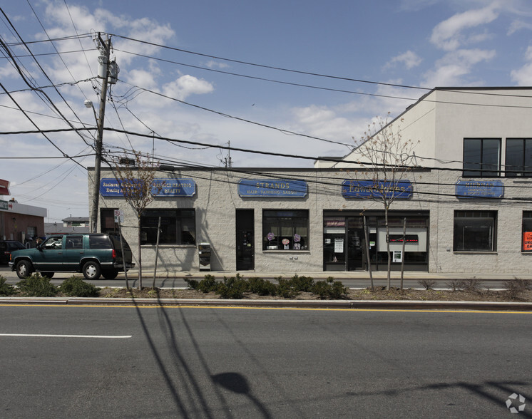 115-14 Beach Channel Dr, Rockaway Park, NY for sale - Building Photo - Image 1 of 1