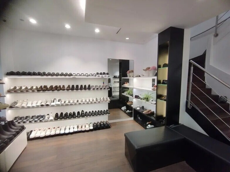 Commerce de détail dans Strasbourg à louer - Photo du bâtiment - Image 2 de 3