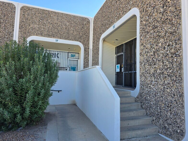 1220 Barranca Dr, El Paso, TX à louer - Photo du bâtiment - Image 2 de 9