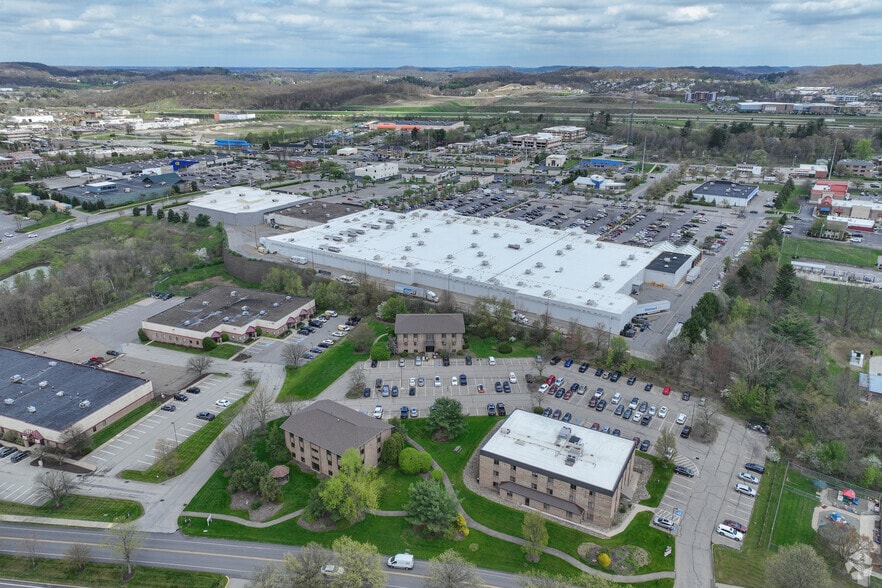 215 Executive Dr, Cranberry, PA à vendre - Aérien - Image 2 de 4