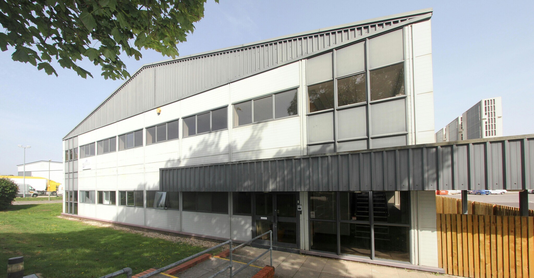 Electron Way, Eastleigh à louer Photo du bâtiment- Image 1 de 13