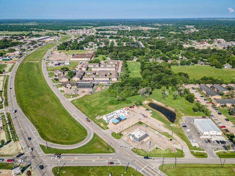 2150 S Bypass 35, Alvin, TX for lease - Building Photo - Image 2 of 4