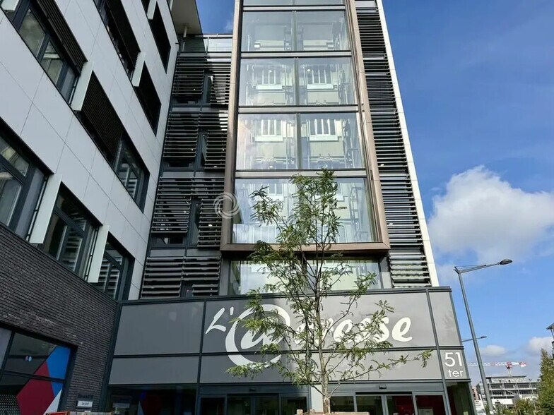 Bureau dans Lyon à louer - Photo du bâtiment - Image 2 de 4