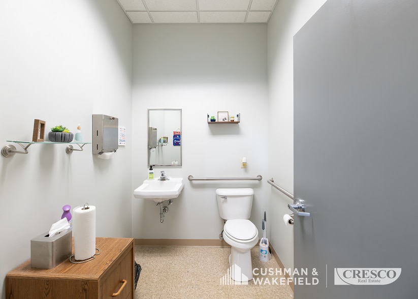 2775 Bishop Rd, Wickliffe, OH for sale - Building Photo - Image 3 of 35