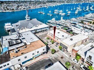 Plus de détails pour 304 Main St, Newport Beach, CA - Commerce de détail à louer