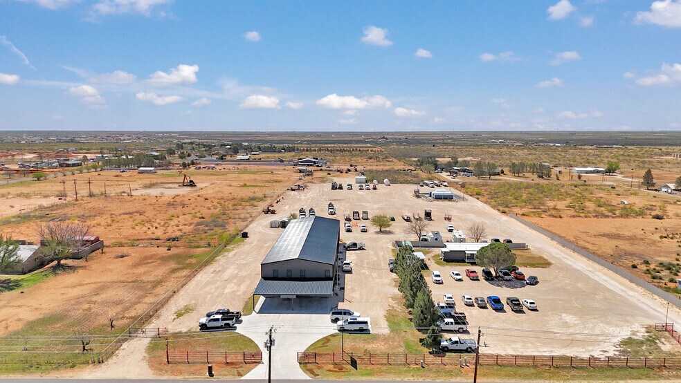 9009 W County Road 160, Midland, TX à vendre - Photo du bâtiment - Image 2 de 69