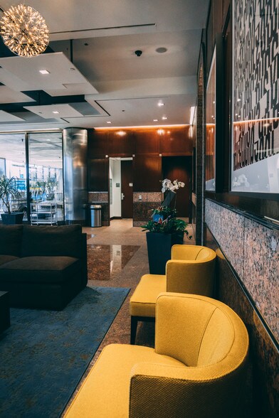 4245 N Central Expy, Dallas, TX à louer - Photo intérieure - Image 3 de 8