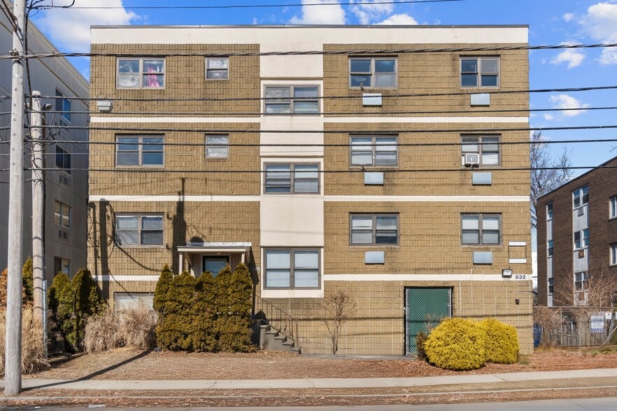832 Atlantic St, Bridgeport, CT for sale - Building Photo - Image 3 of 16