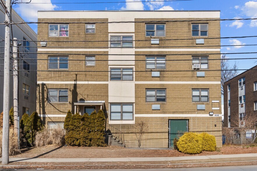 832 Atlantic St, Bridgeport, CT à vendre - Photo du bâtiment - Image 3 de 16