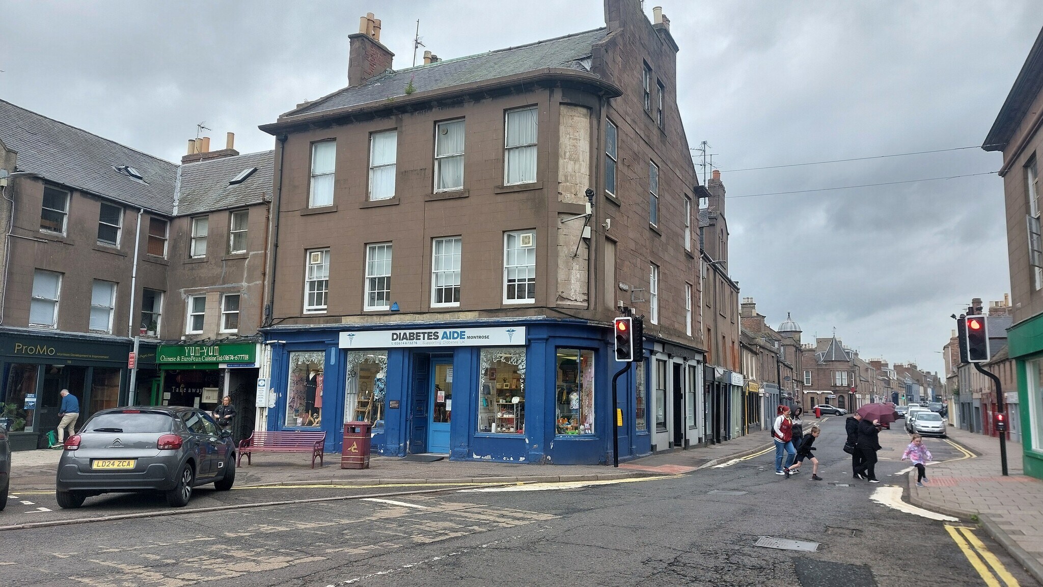 2 High St, Montrose à louer Photo du bâtiment- Image 1 de 5