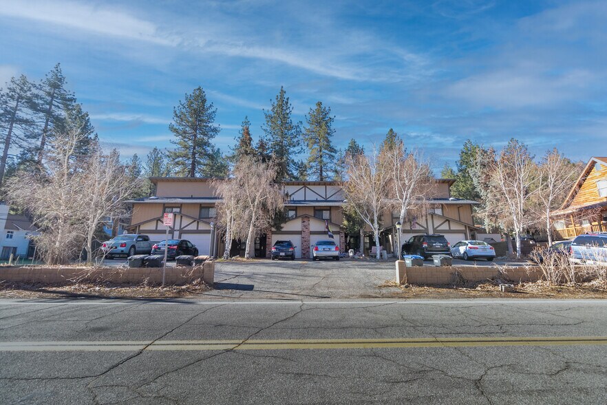 1111 Apple Ave, Wrightwood, CA à vendre - Photo du bâtiment - Image 3 de 13
