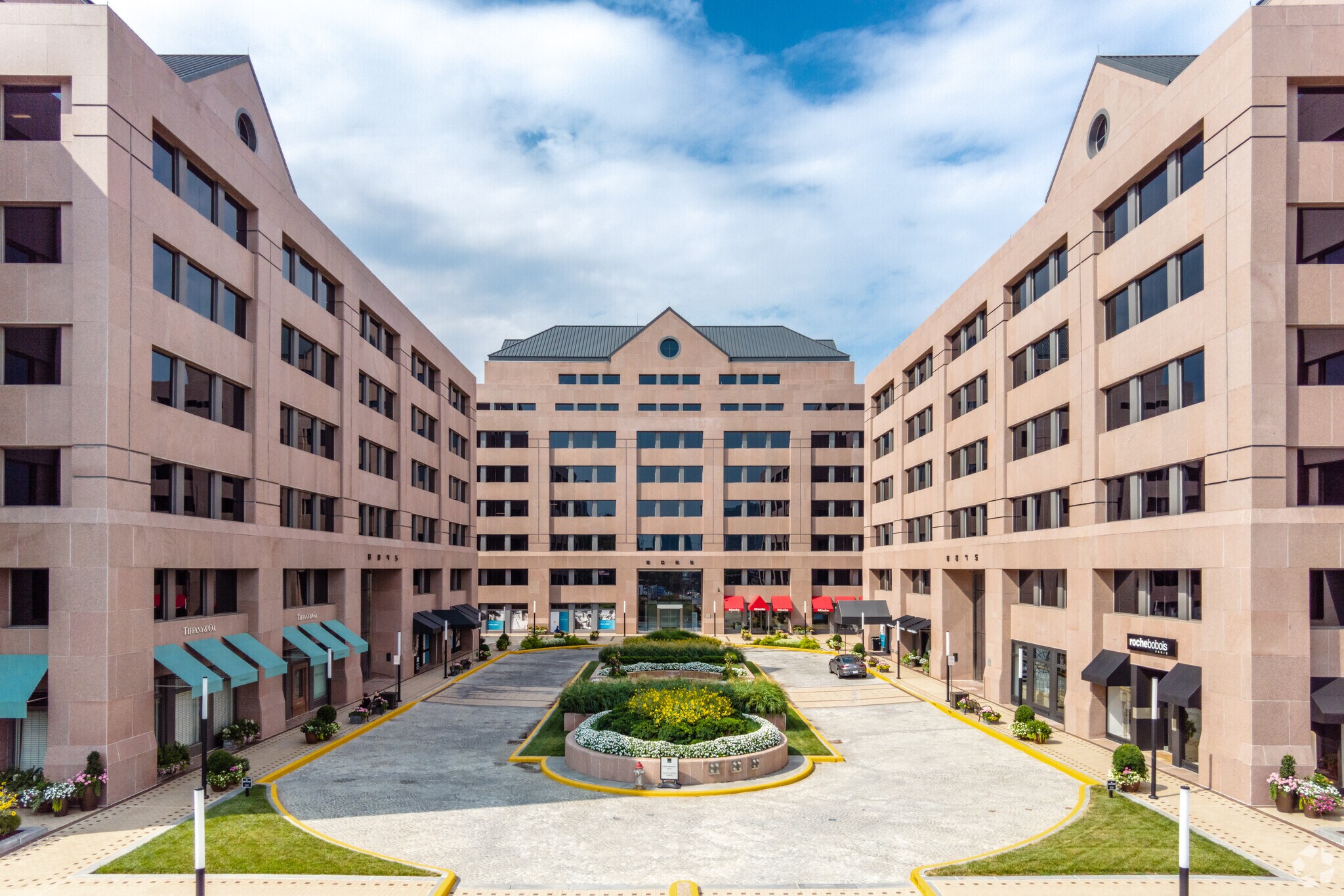 8065 Leesburg Pike, Vienna, VA à vendre Photo du bâtiment- Image 1 de 1