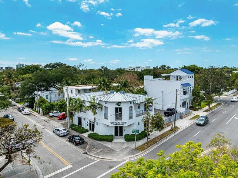 3305 SW 37th Ave, Miami, FL for sale - Primary Photo - Image 1 of 124