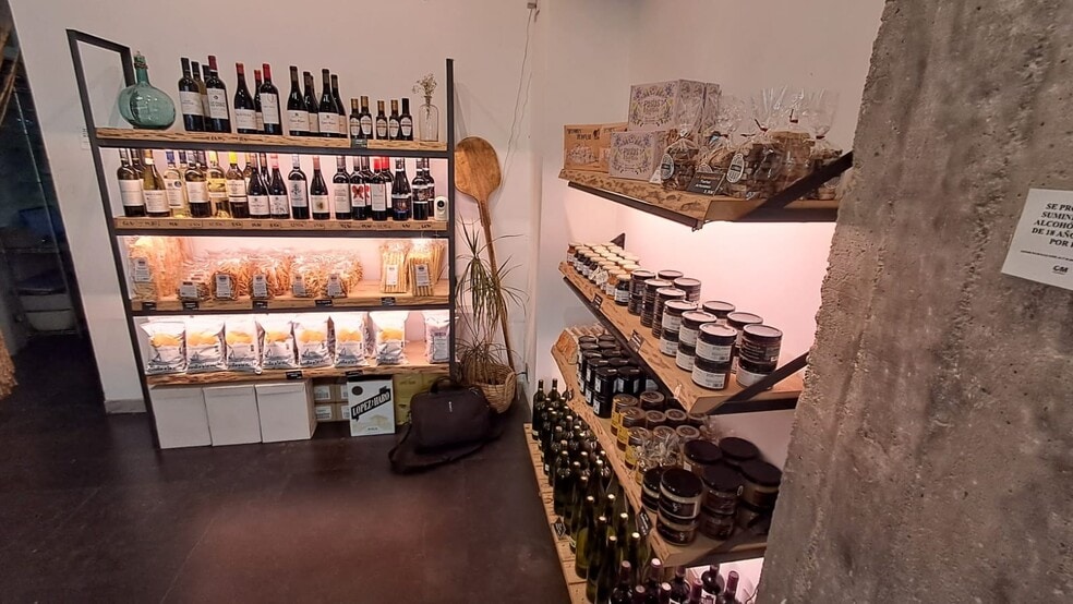 Retail in Madrid, Madrid for lease - Interior Photo - Image 3 of 9