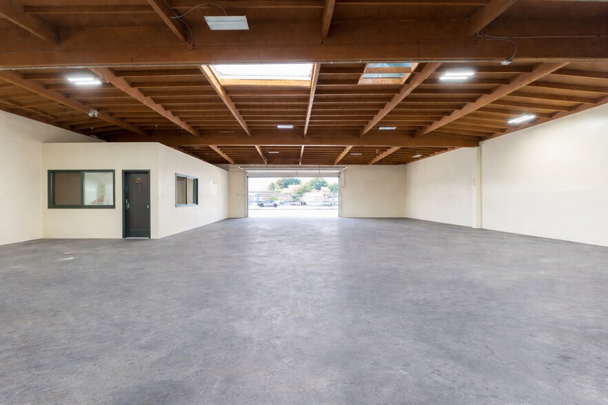 1322 W Compton Blvd, Compton, CA à louer - Photo du bâtiment - Image 3 de 6