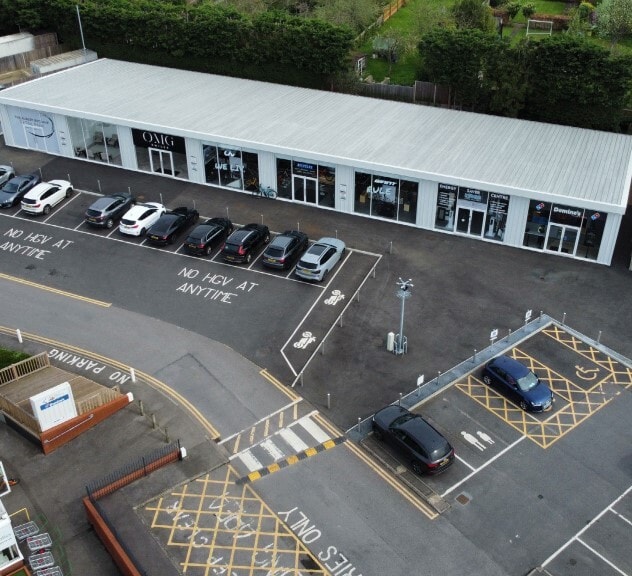 Albert Bygrave Retail Park portfolio of 3 properties for sale on LoopNet.ca - Aerial - Image 3 of 5