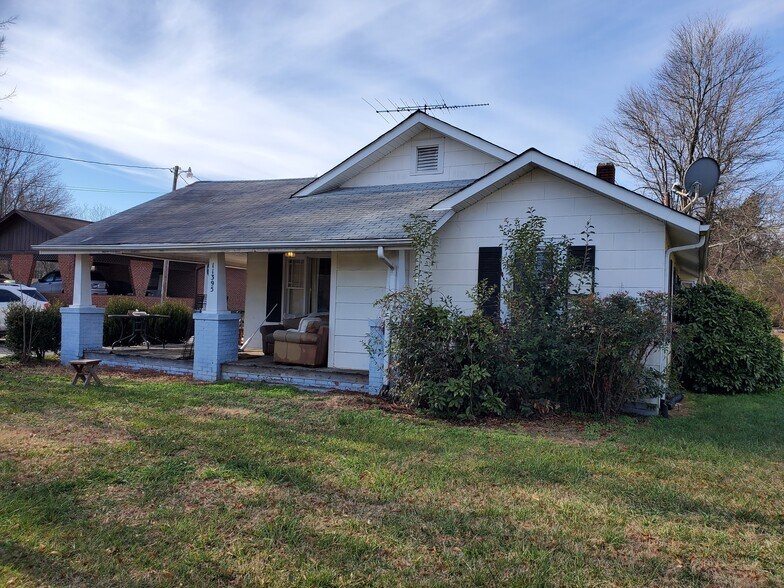11395 Old US Highway 52, Winston-Salem, NC for sale - Building Photo - Image 2 of 3