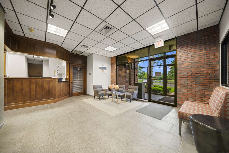 103 Phoenix Ave, Enfield, CT à louer - Photo intérieure - Image 3 de 5