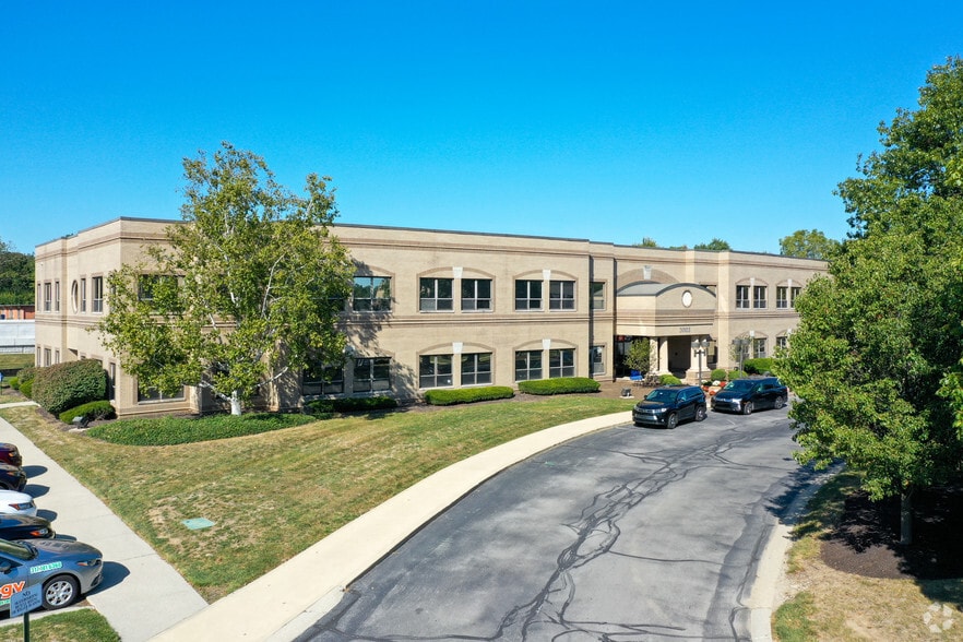 3003 E 98th St, Indianapolis, IN for lease - Building Photo - Image 1 of 3