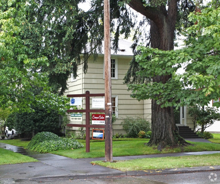 1390 Oak St, Eugene, OR for lease - Building Photo - Image 3 of 4