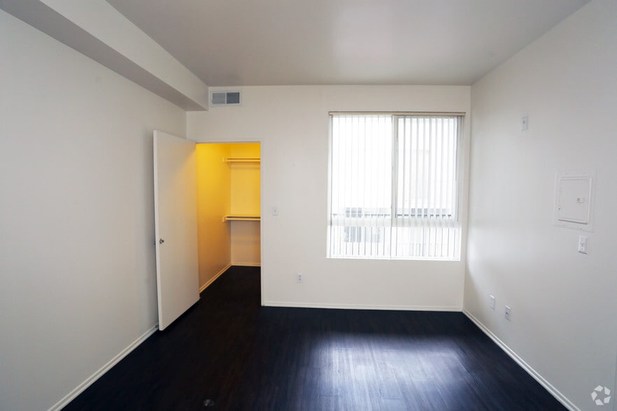 401 S La Fayette Park Pl, Los Angeles, CA à vendre - Photo intérieure - Image 3 de 42