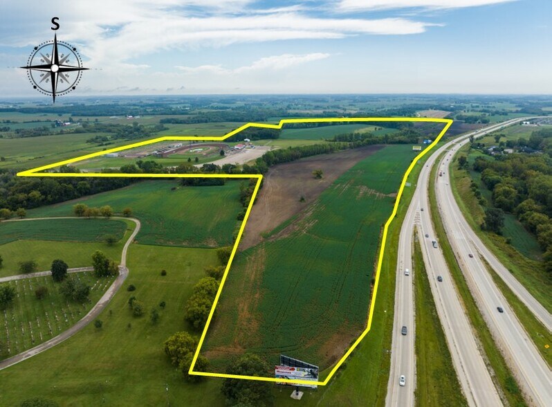 N7086 Raceway Rd, Beaver Dam, WI à vendre - Aérien - Image 1 de 4