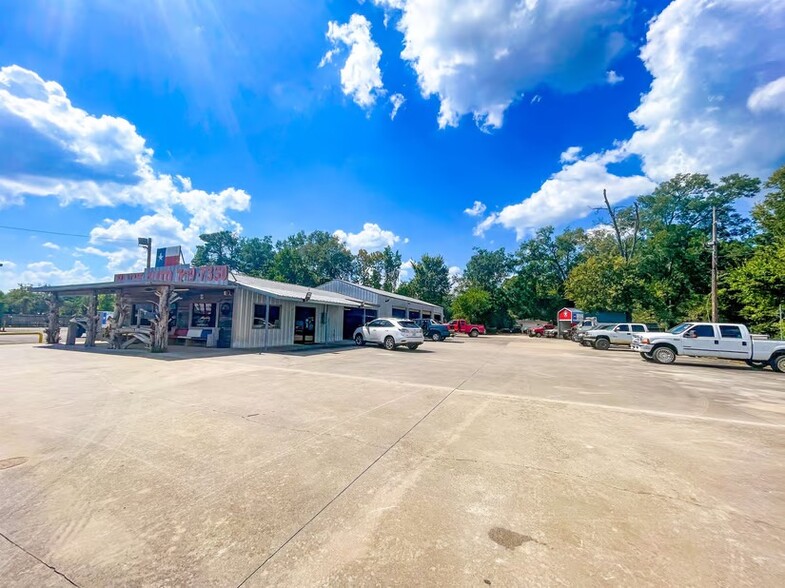 1055 N Main St, Vidor, TX for lease - Primary Photo - Image 1 of 12