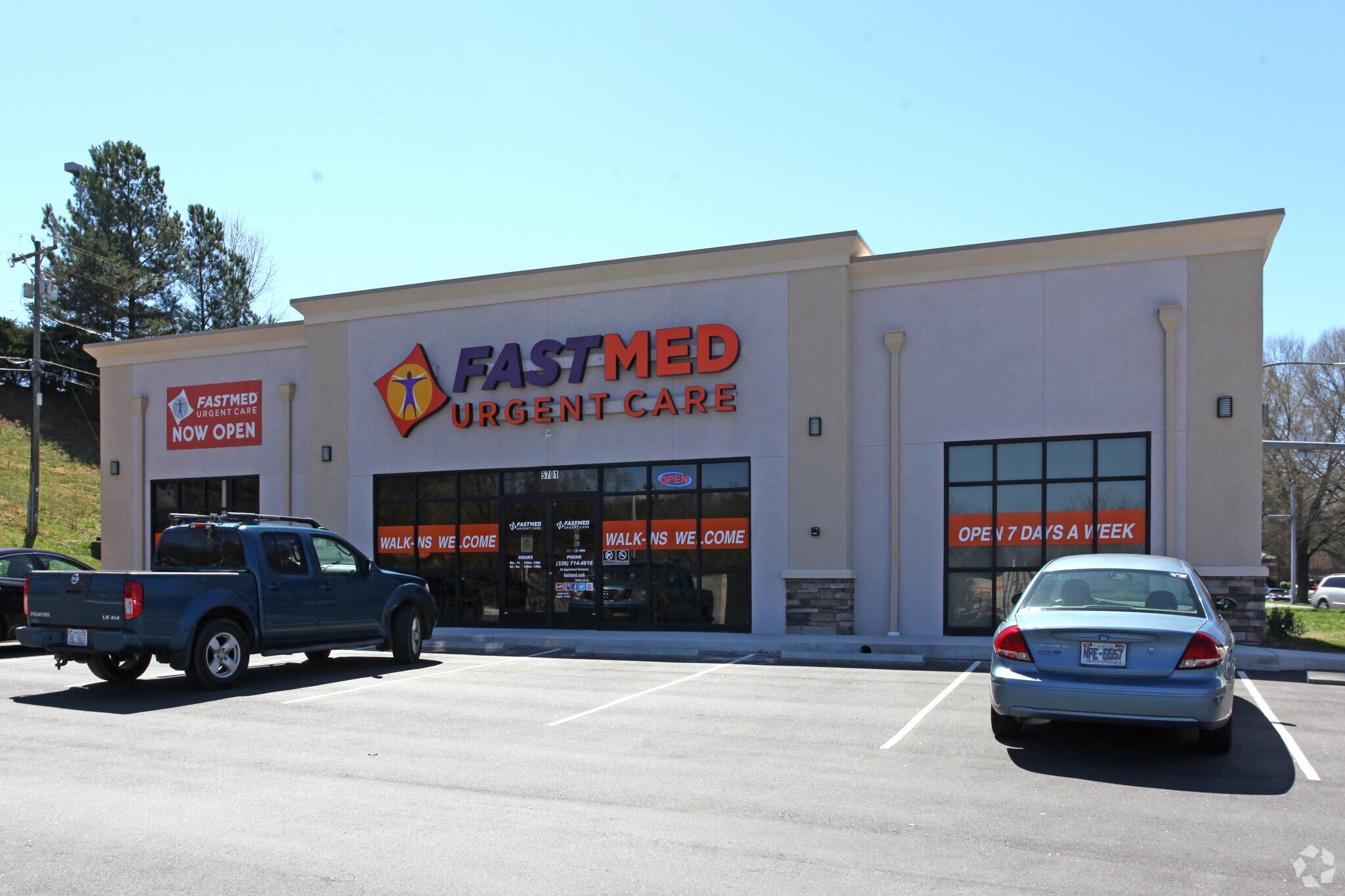 5701 University Pky, Winston-Salem, NC à louer Photo principale- Image 1 de 4