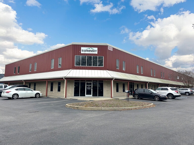 804-820 Port Centre Pky, Portsmouth, VA for lease - Building Photo - Image 2 of 11